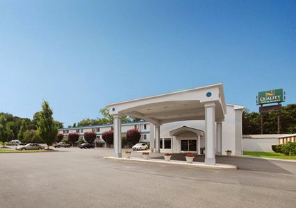 Pet Friendly Quality Inn & Suites in Danbury, Connecticut