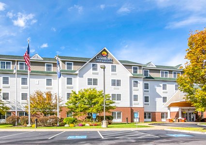 Pet Friendly Comfort Inn & Suites in Dover, New Hampshire