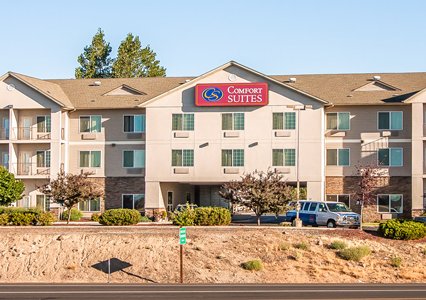 Pet Friendly Comfort Suites Redmond Airport in Redmond, Oregon