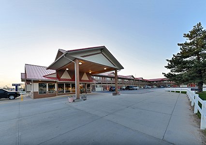 Pet Friendly Harmony Inn & Suites in Valentine, Nebraska