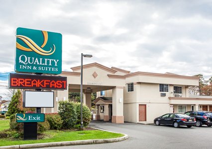 Pet Friendly Quality Inn & Suites Atlantic City Marina District in Absecon, New Jersey
