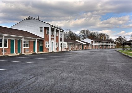 Pet Friendly Econo Lodge in Woodstock, Virginia