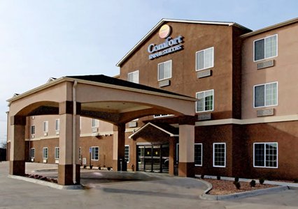 Pet Friendly Comfort Inn & Suites in Newton, Kansas