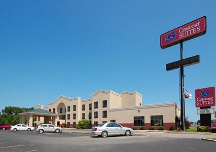 Pet Friendly Comfort Suites in Effingham, Illinois