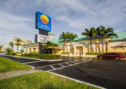 Pet Friendly Quality Inn & Suites Port Canaveral Area in Cocoa Beach, Florida