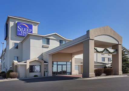 Pet Friendly Sleep Inn & Suites Acme - Traverse City in Acme, Michigan