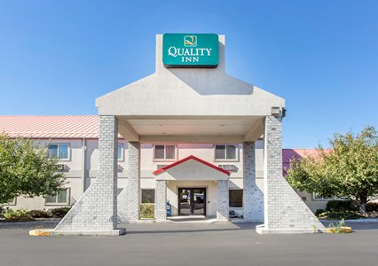 Pet Friendly Econo Lodge Livingston Gateway to Yellowstone in Livingston, Montana