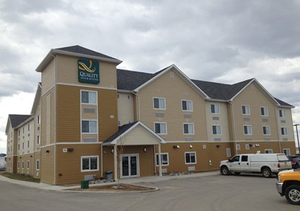 Pet Friendly Quality Inn & Suites Thompson in Thompson, Manitoba