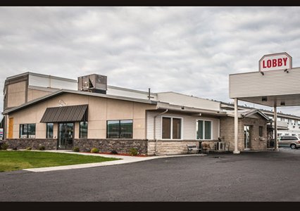 Pet Friendly Econo Lodge in Thunder Bay, Ontario