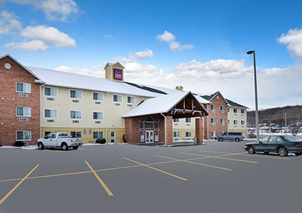 Pet Friendly Comfort Suites Wisconsin Dells Area in Portage, Wisconsin