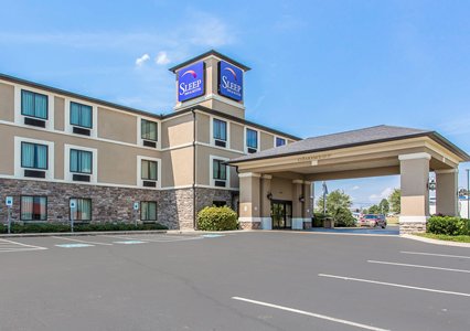Pet Friendly Sleep Inn & Suites in Manchester, Tennessee