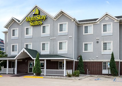 Pet Friendly MainStay Suites in Fargo, North Dakota