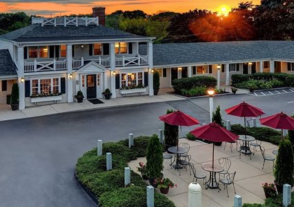 Pet Friendly The Port Inn, an Ascend Hotel Collection Member in Portsmouth, New Hampshire