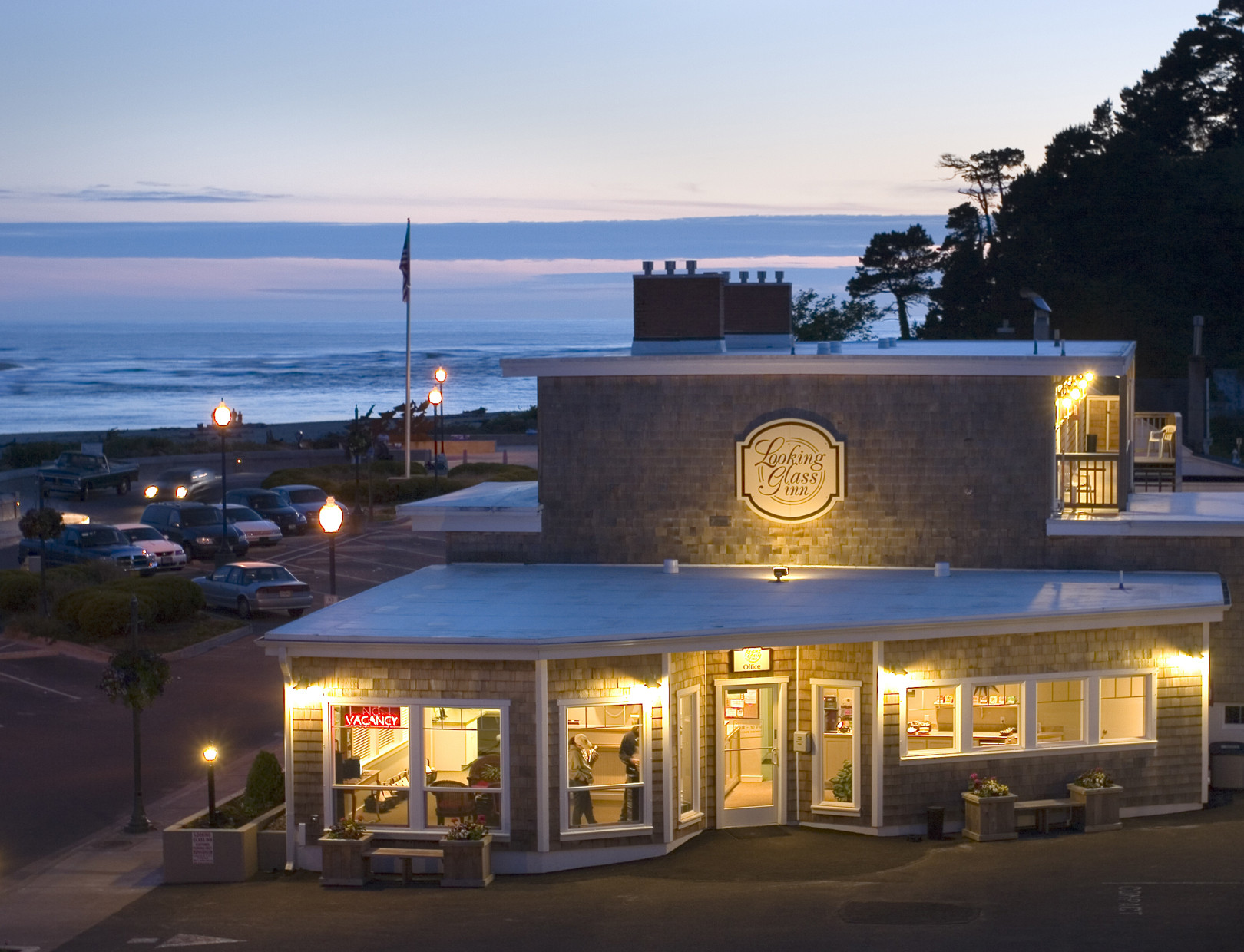 Pet Friendly Looking Glass Inn in Lincoln City, Oregon