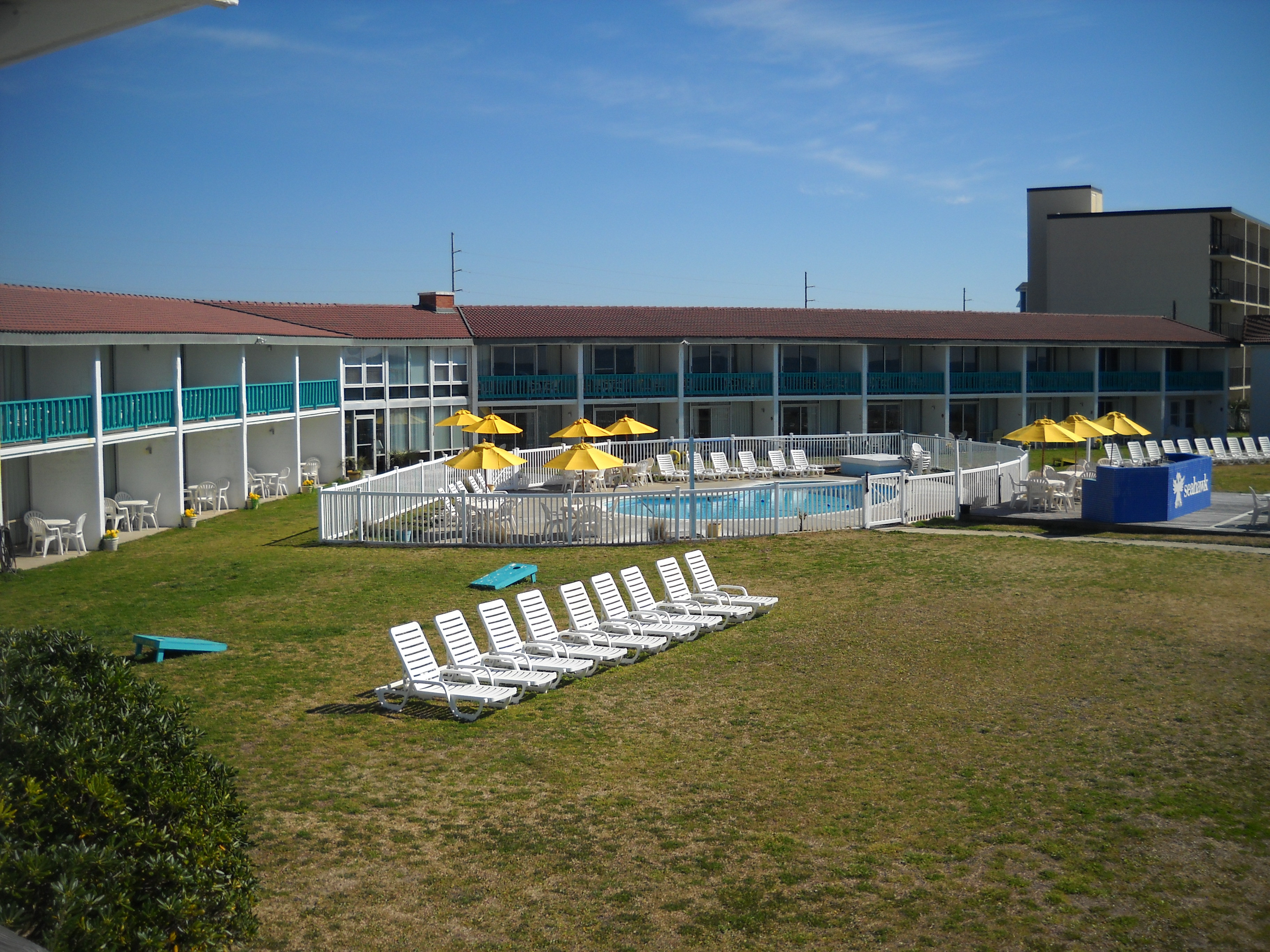 Pet Friendly Seahawk Inn & Villas in Atlantic Beach, North Carolina