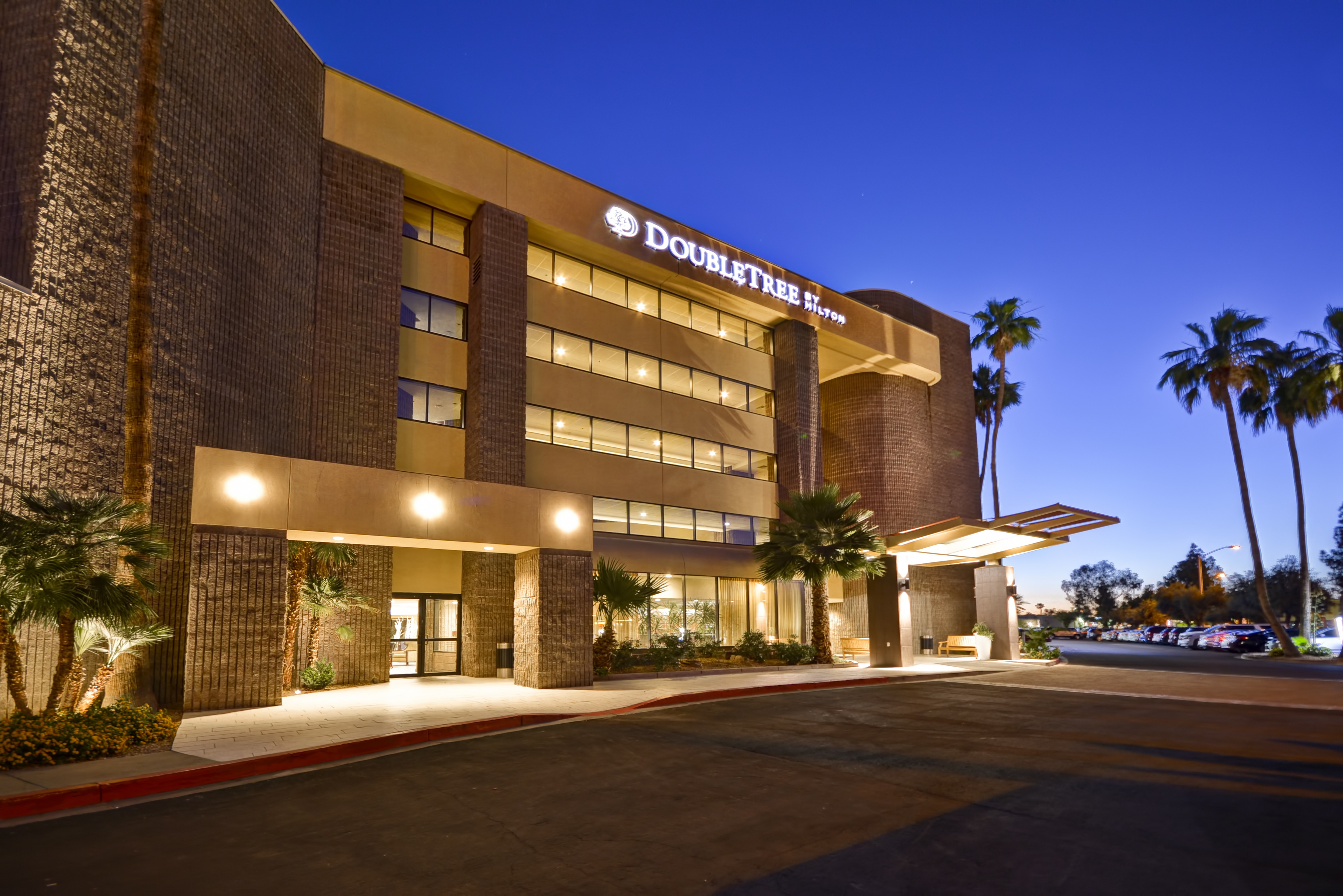 Pet Friendly DoubleTree by Hilton Phoenix North in Phoenix, Arizona