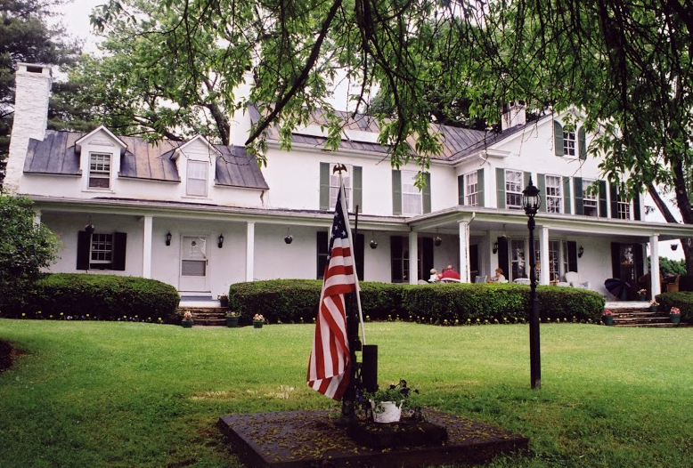 Pet Friendly Briar Patch Bed & Breakfast in Middleburg, Virginia