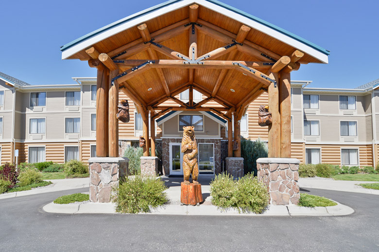 Pet Friendly ClubHouse Inn in West Yellowstone, Montana