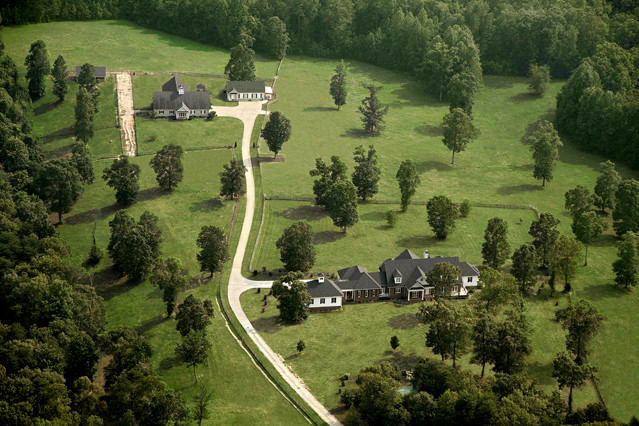 Pet Friendly Barking Fox Farm Guest House in Landrum, South Carolina