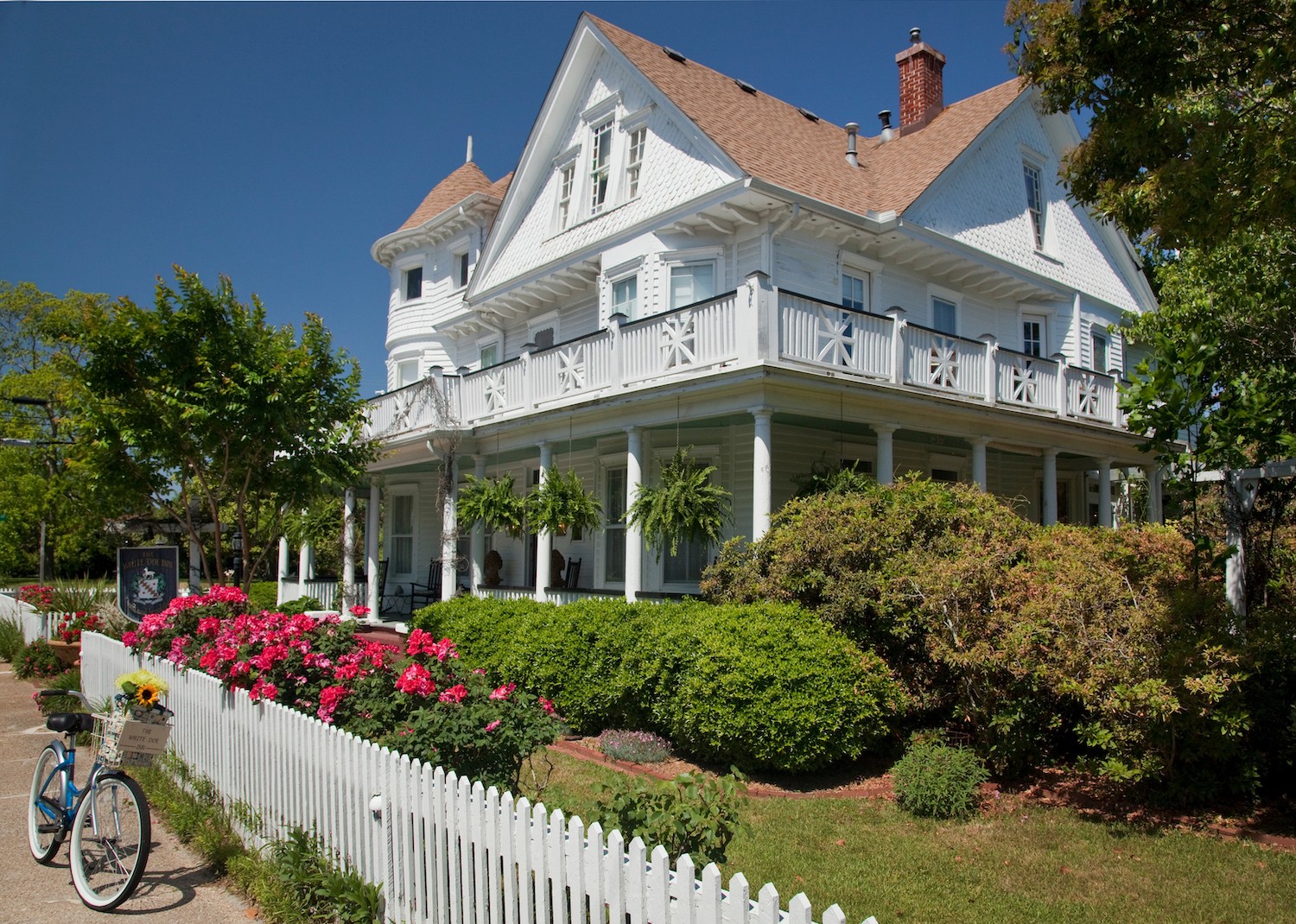 Pet Friendly White Doe Inn in Manteo, North Carolina