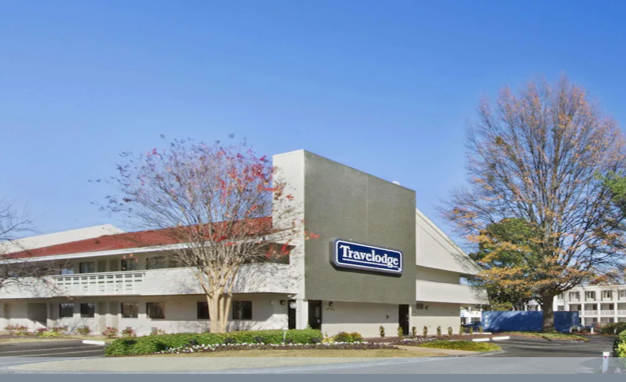 Pet Friendly Travelodge by Wyndham College Park in College Park, Georgia