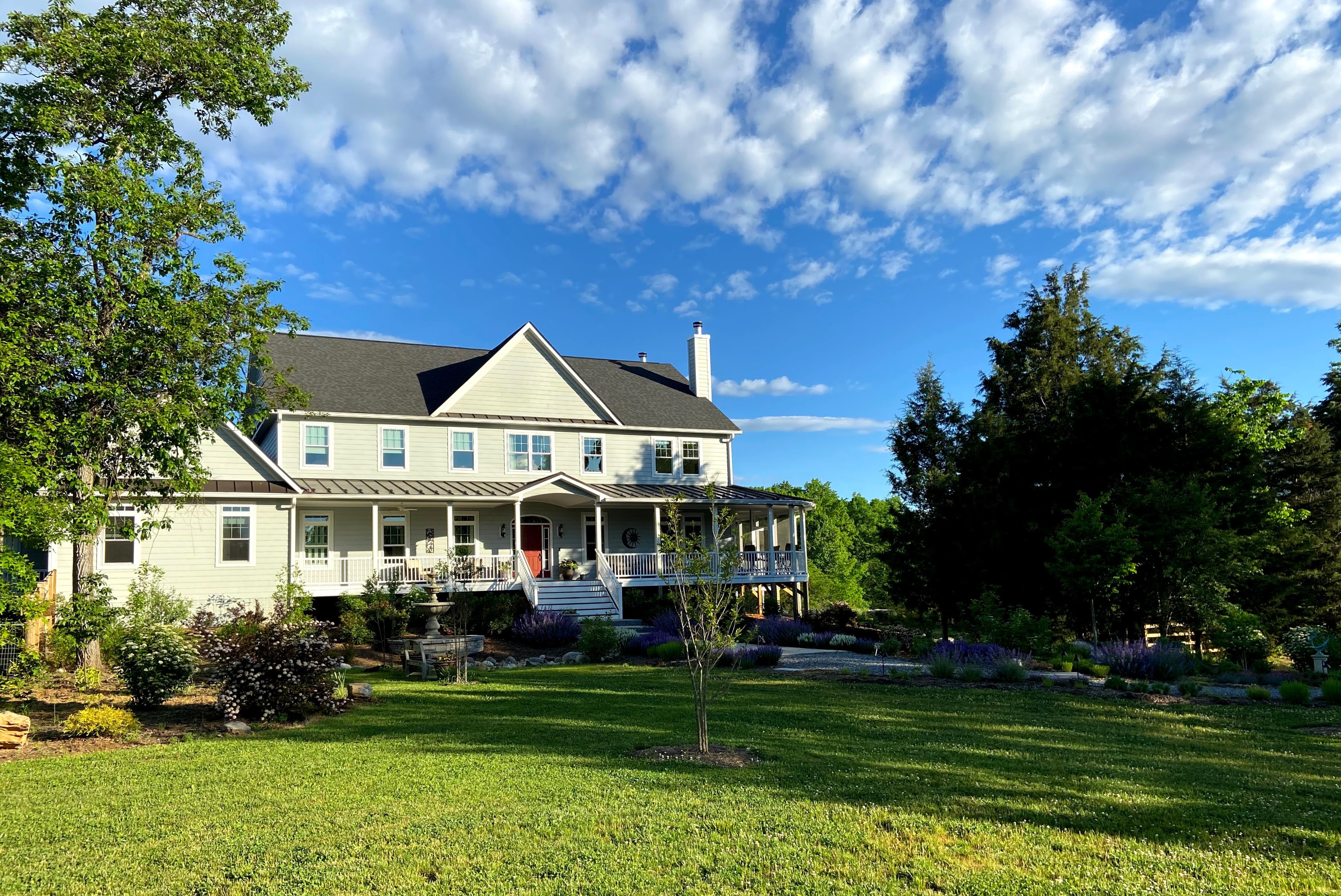 Pet Friendly Sundogs Bed and Breakfast in Shepherdstown, West Virginia