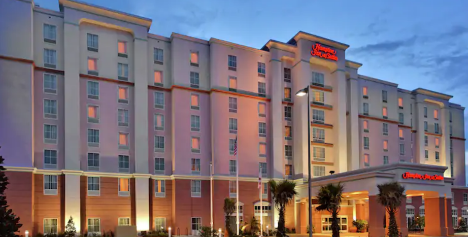 Pet Friendly Hampton Inn & Suites Orlando Airport @ Gateway Village in Orlando, Florida