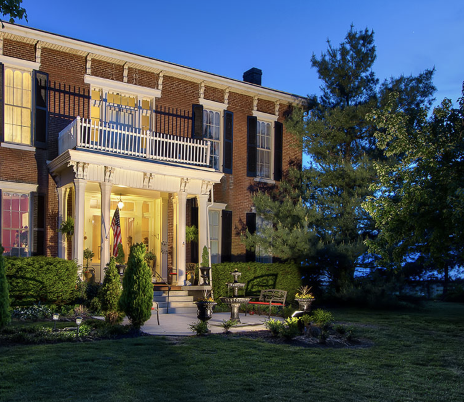 Pet Friendly Maple Hill Manor Bed and Breakfast in Springfield, Kentucky