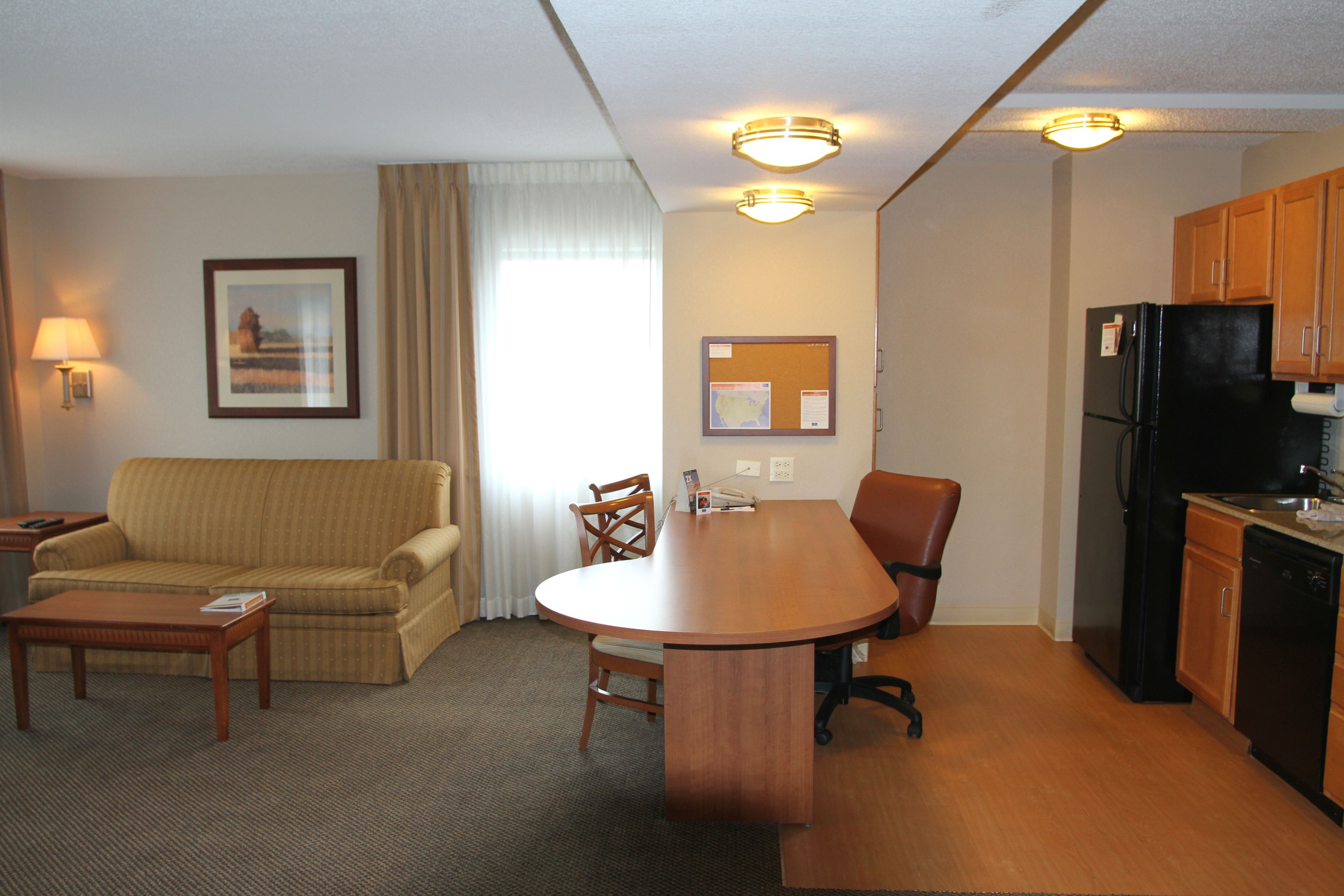 Pet Friendly Candlewood Suites Indianapolis Dwtn Medical Dist in Indianapolis, Indiana