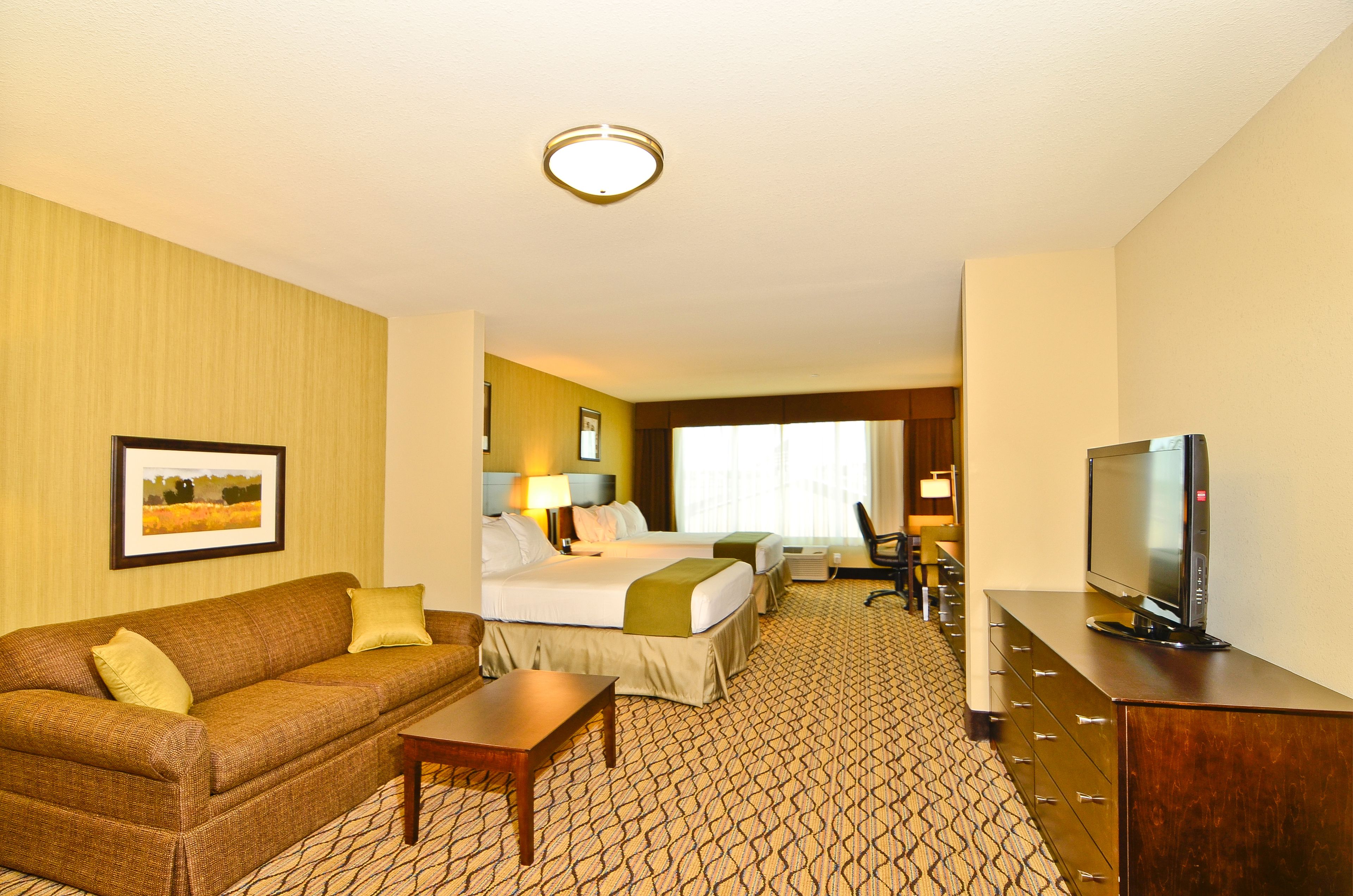 Pet Friendly Holiday Inn Express & Suites Williston in Williston, North Dakota