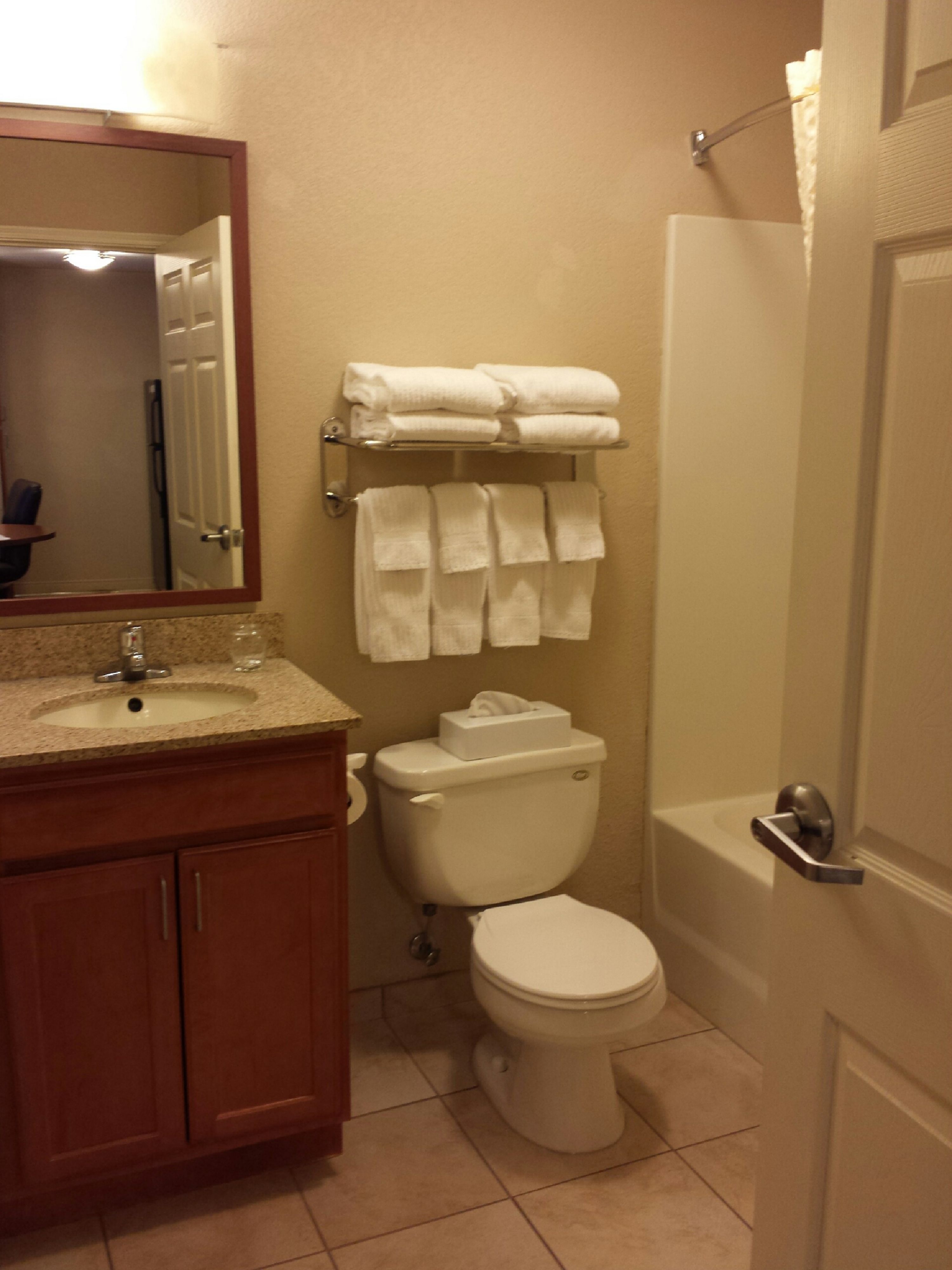 Pet Friendly Candlewood Suites Kansas City Speedway in Kansas City, Kansas