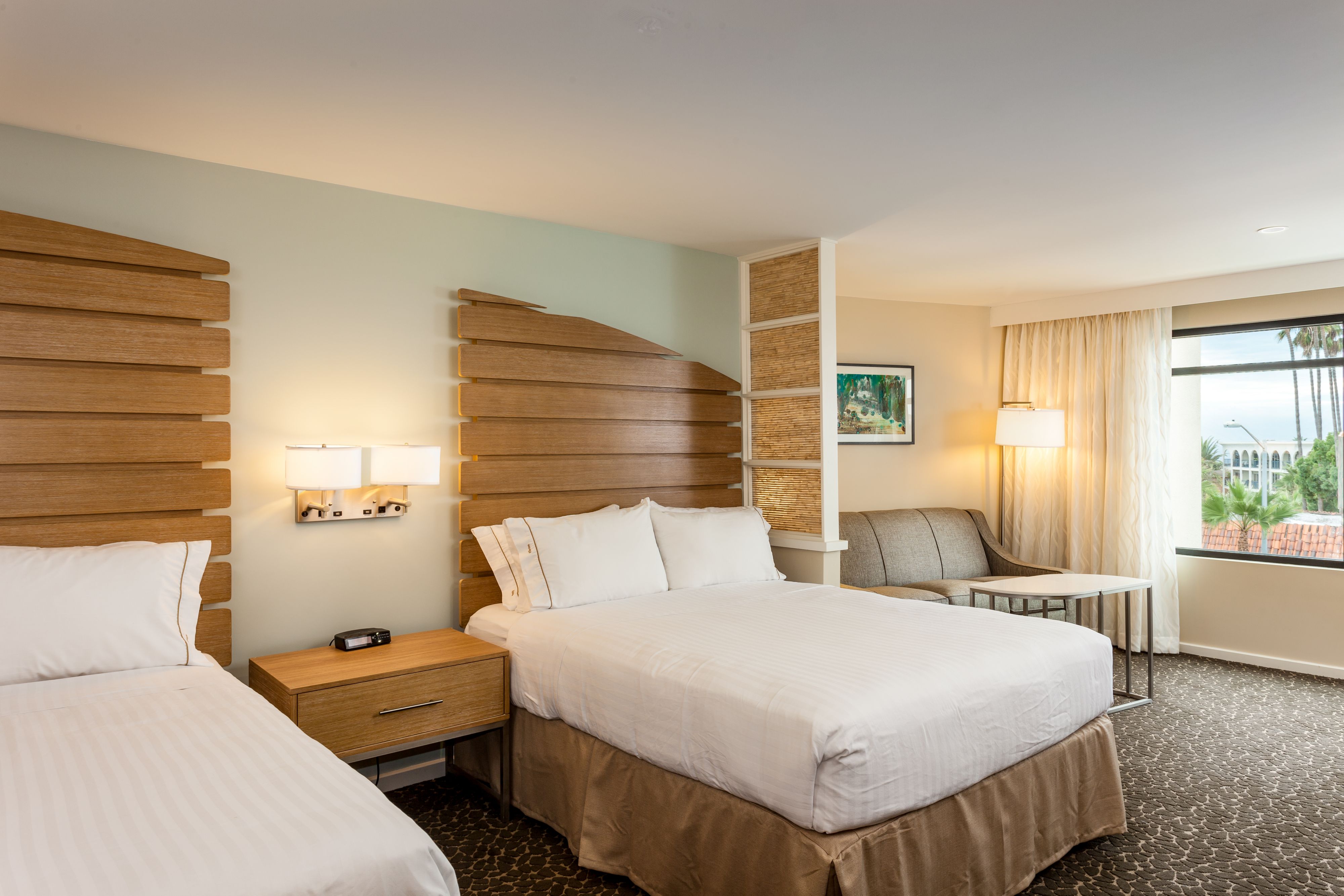 Pet Friendly Holiday Inn Express & Suites La Jolla - Beach Area in La Jolla, California