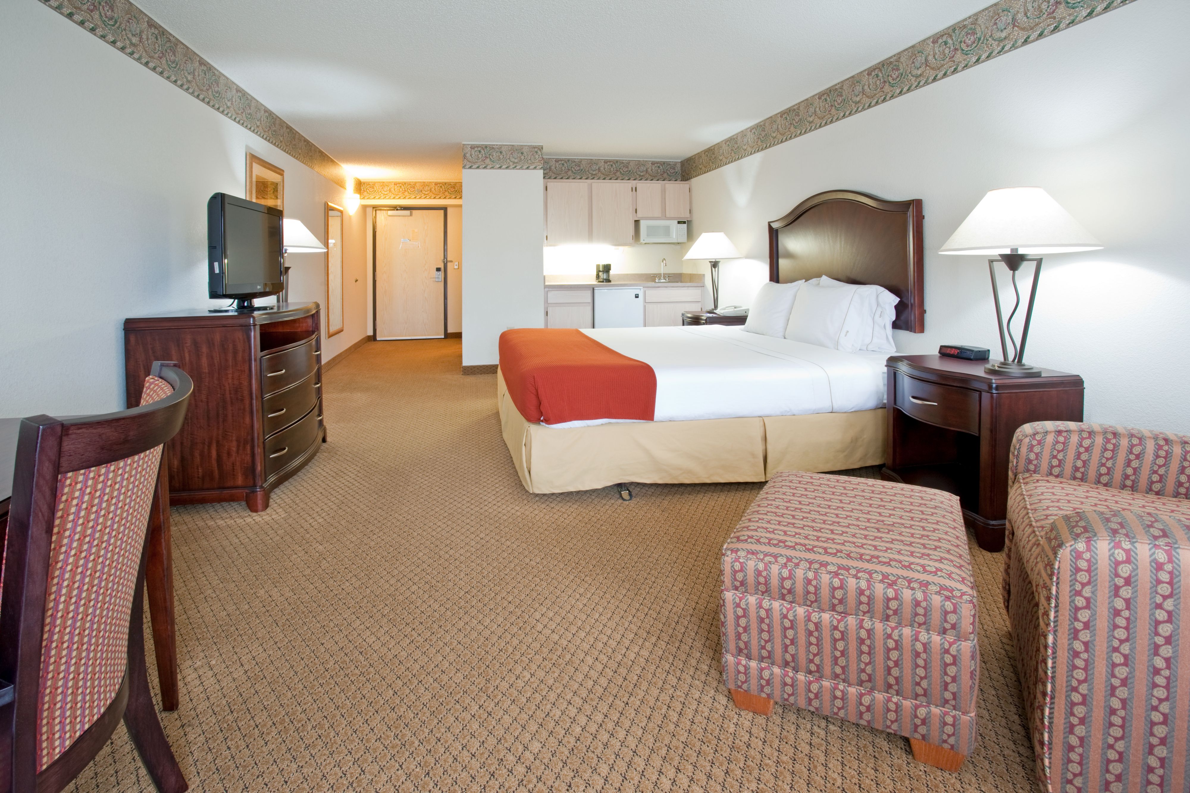 Pet Friendly Holiday Inn Express Boulder in Boulder, Colorado