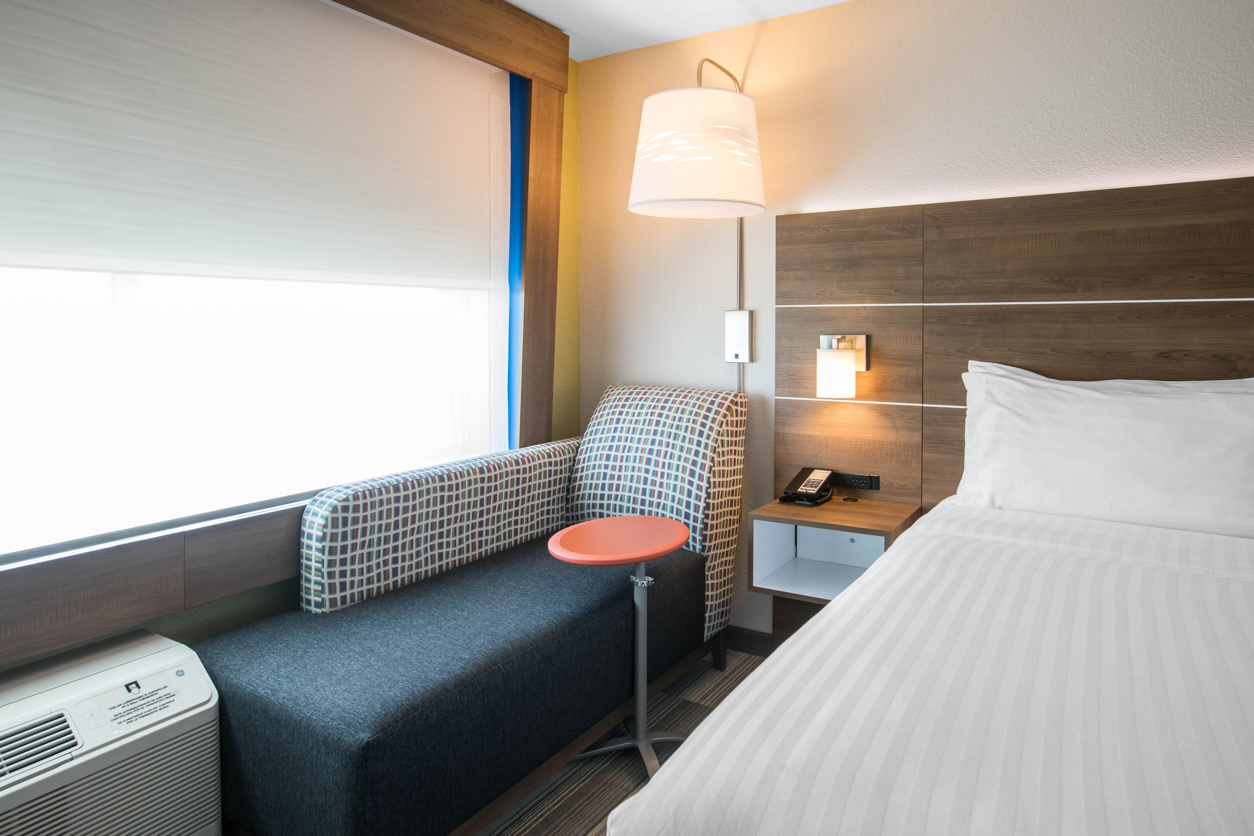 Pet Friendly Holiday Inn Express & Suites Ludington in Ludington, Michigan