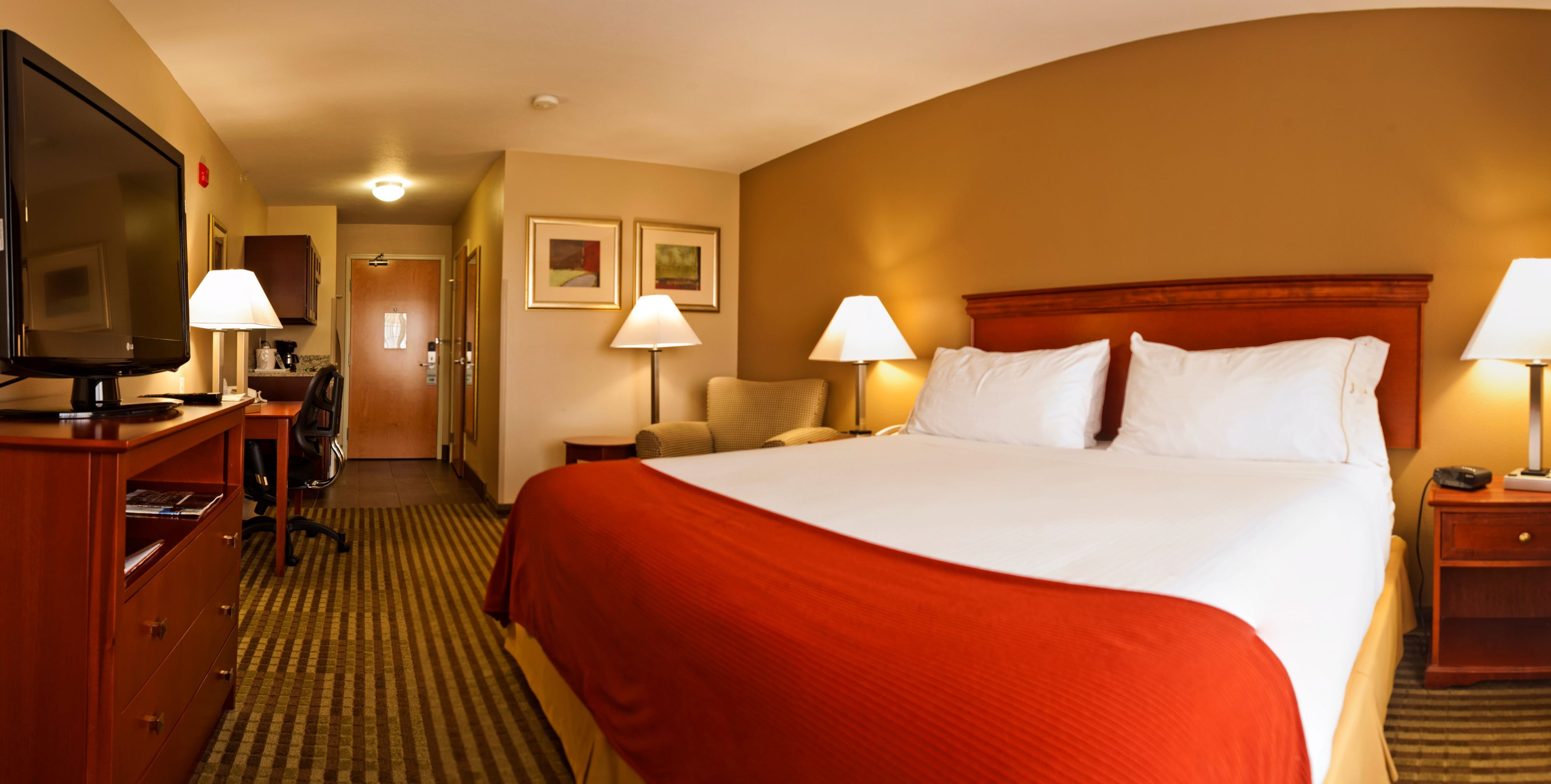 Pet Friendly Holiday Inn Express Walla Walla in Walla Walla, Washington