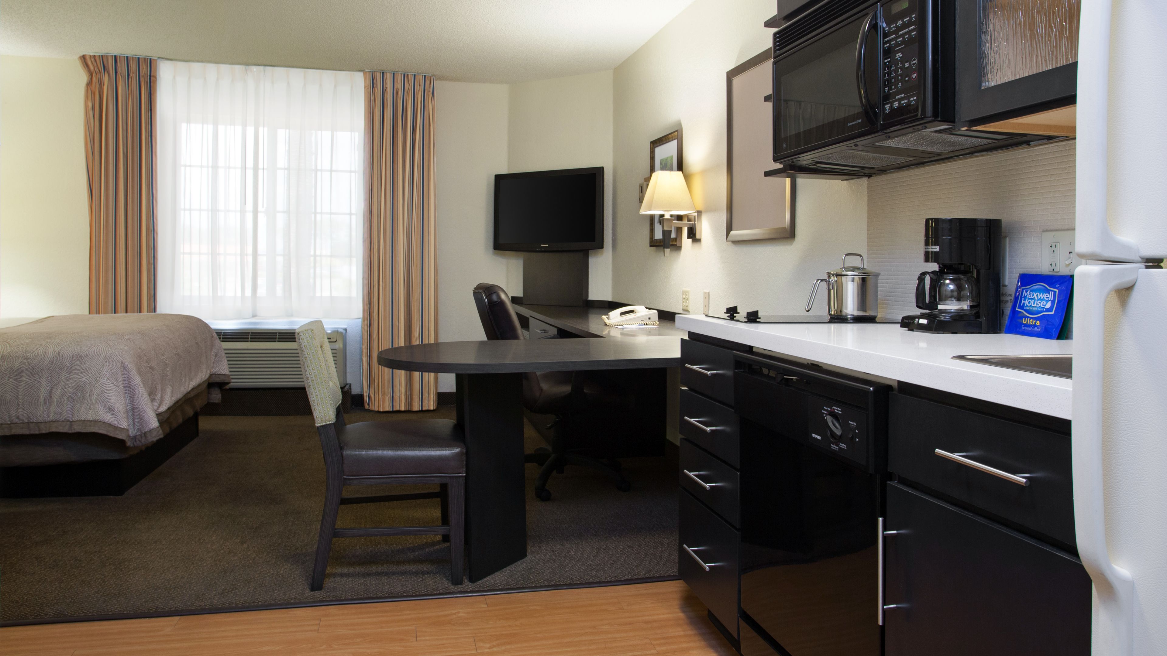 Pet Friendly Candlewood Suites Charlotte-University in Charlotte, North Carolina