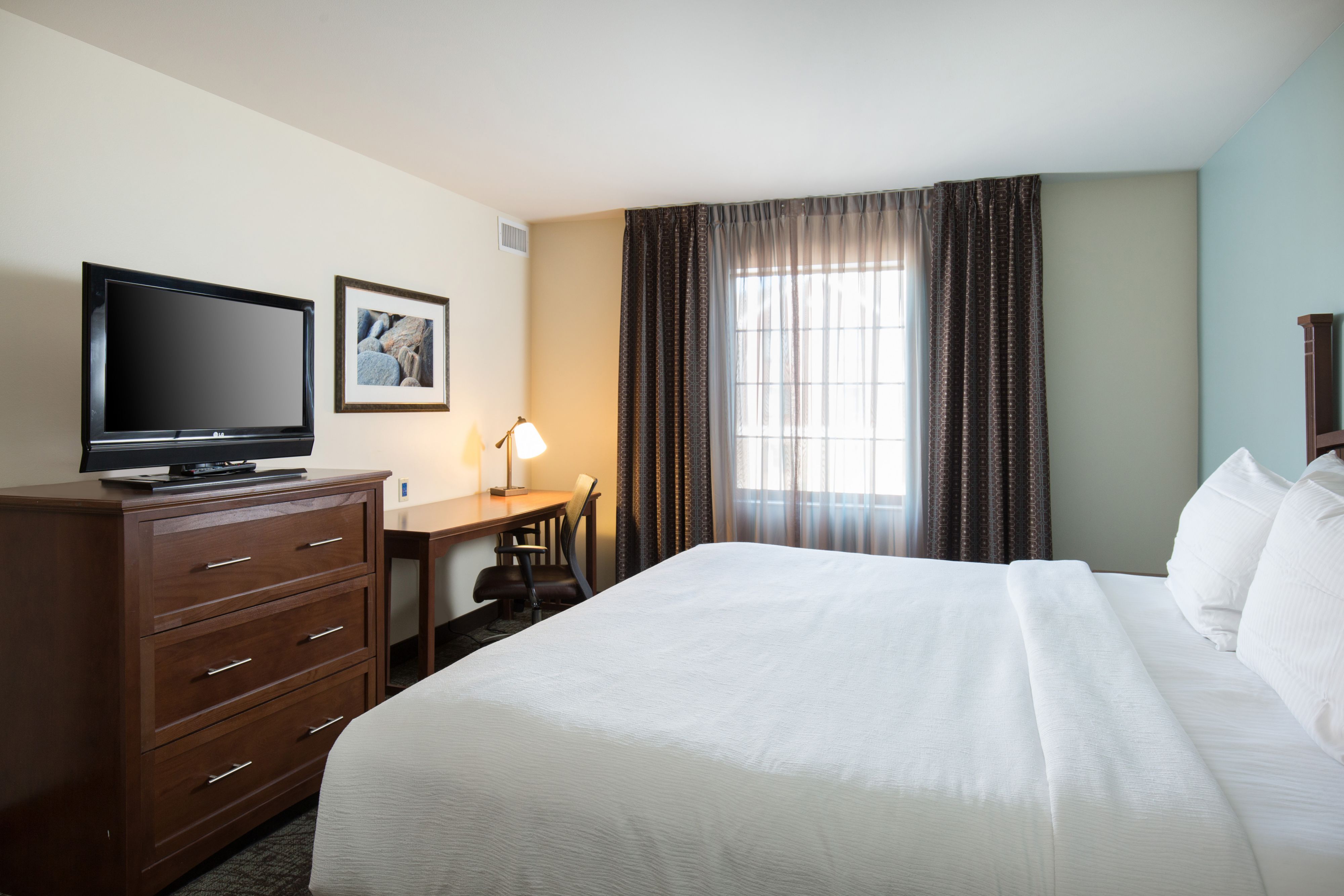 Pet Friendly Staybridge Suites Columbus Polaris in Columbus, Ohio