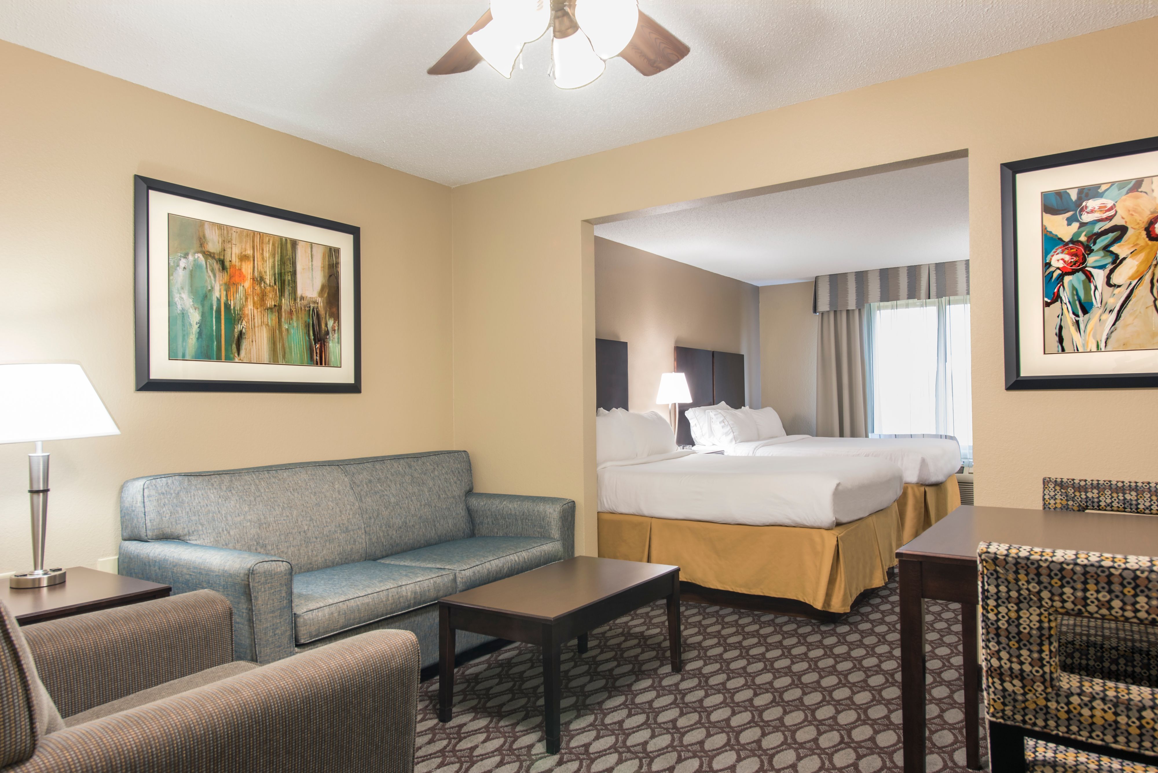 Pet Friendly Holiday Inn Express Gas City in Gas City, Indiana