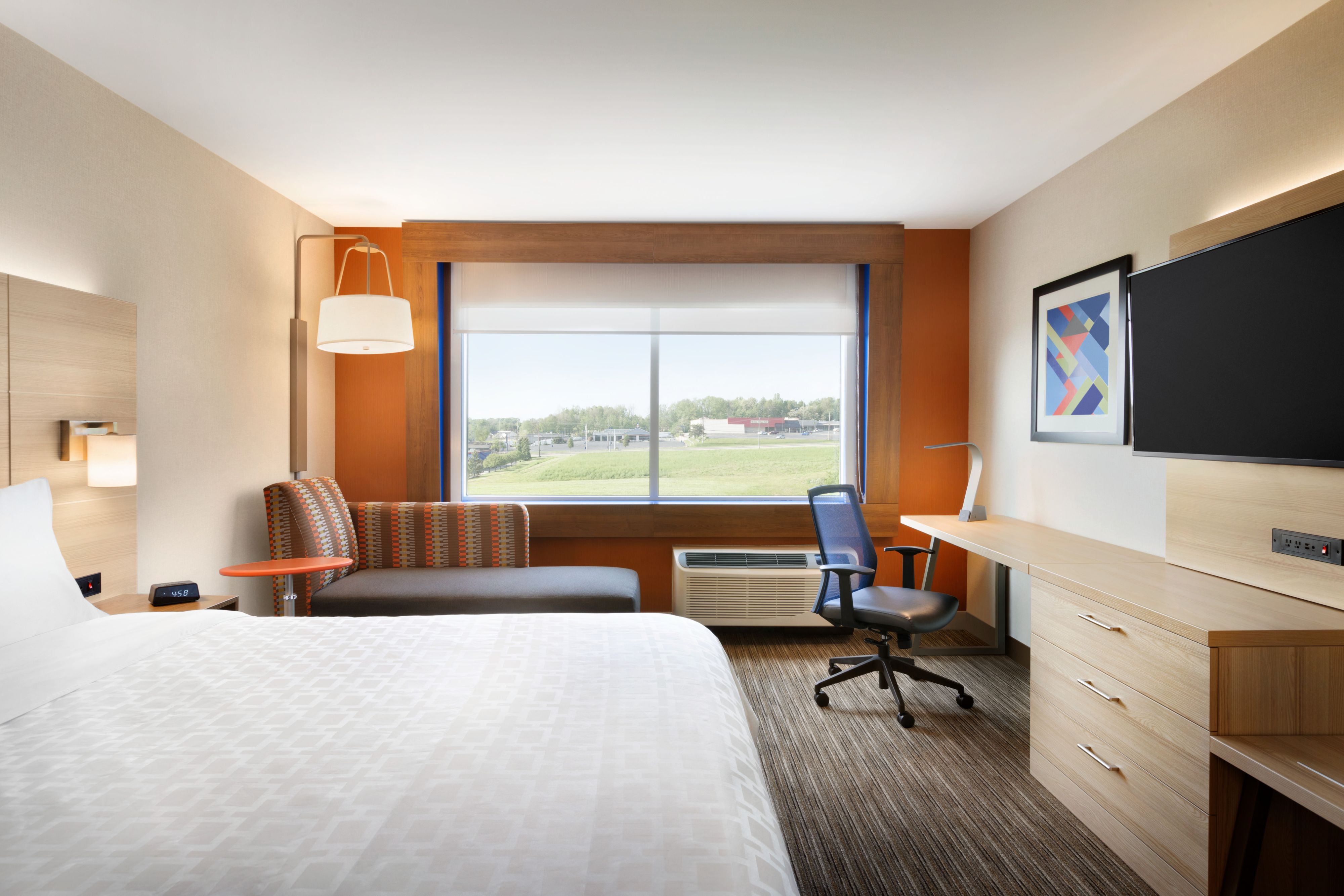 Pet Friendly Holiday Inn Express & Suites Clear Spring in Clear Spring, Maryland
