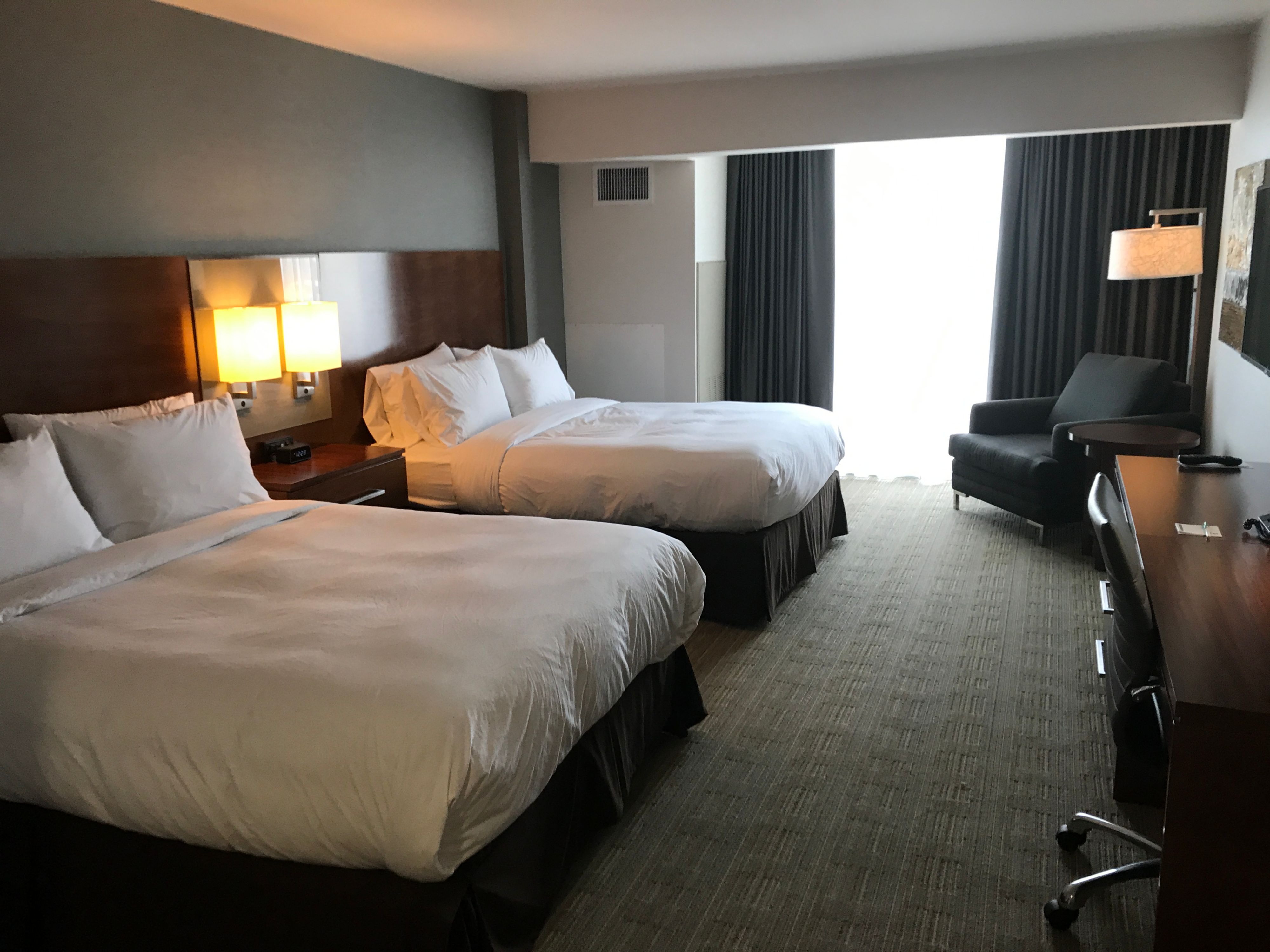 Pet Friendly Holiday Inn Omaha Southwest in Omaha, Nebraska