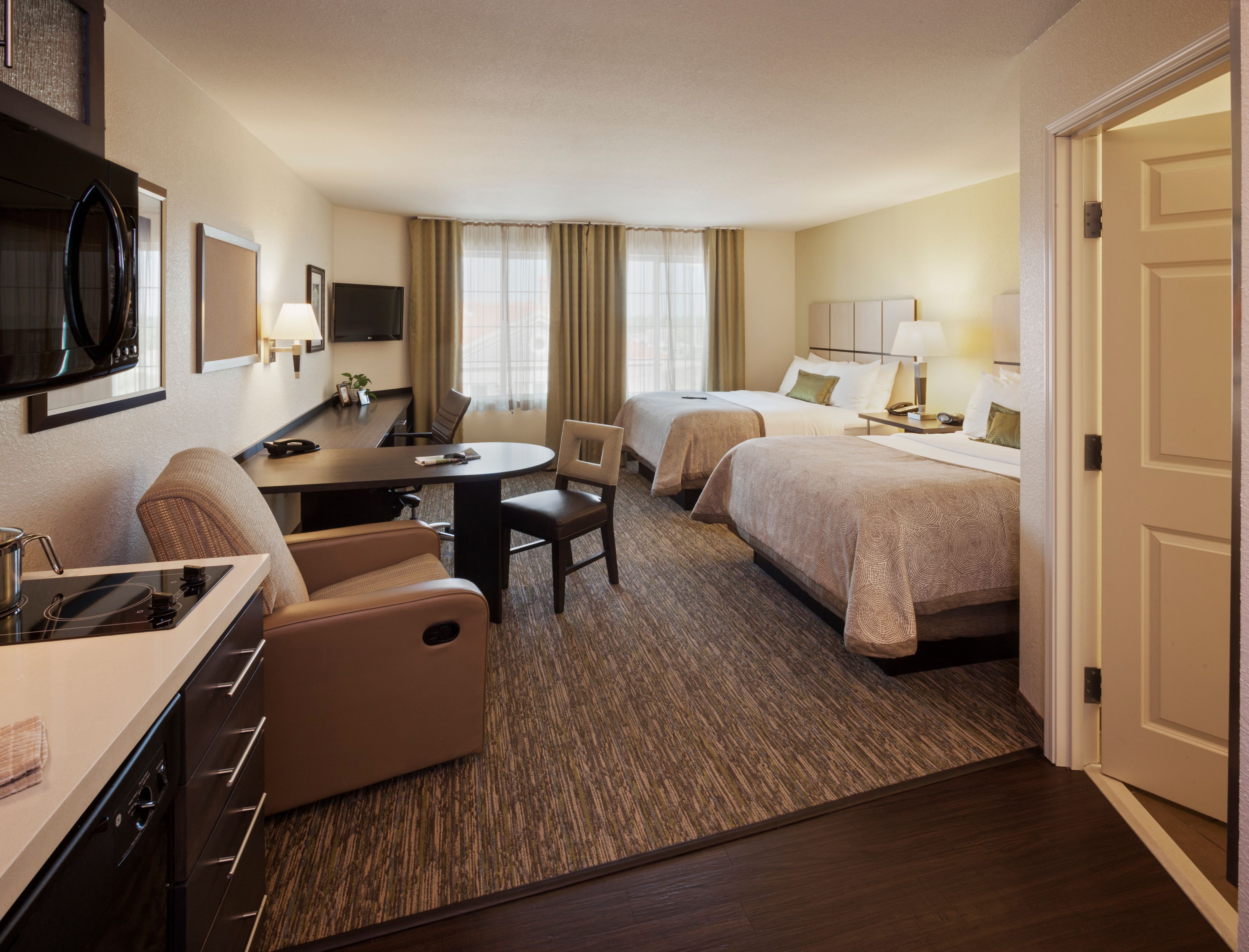 Pet Friendly Candlewood Suites Alexandria West in Alexandria, Virginia