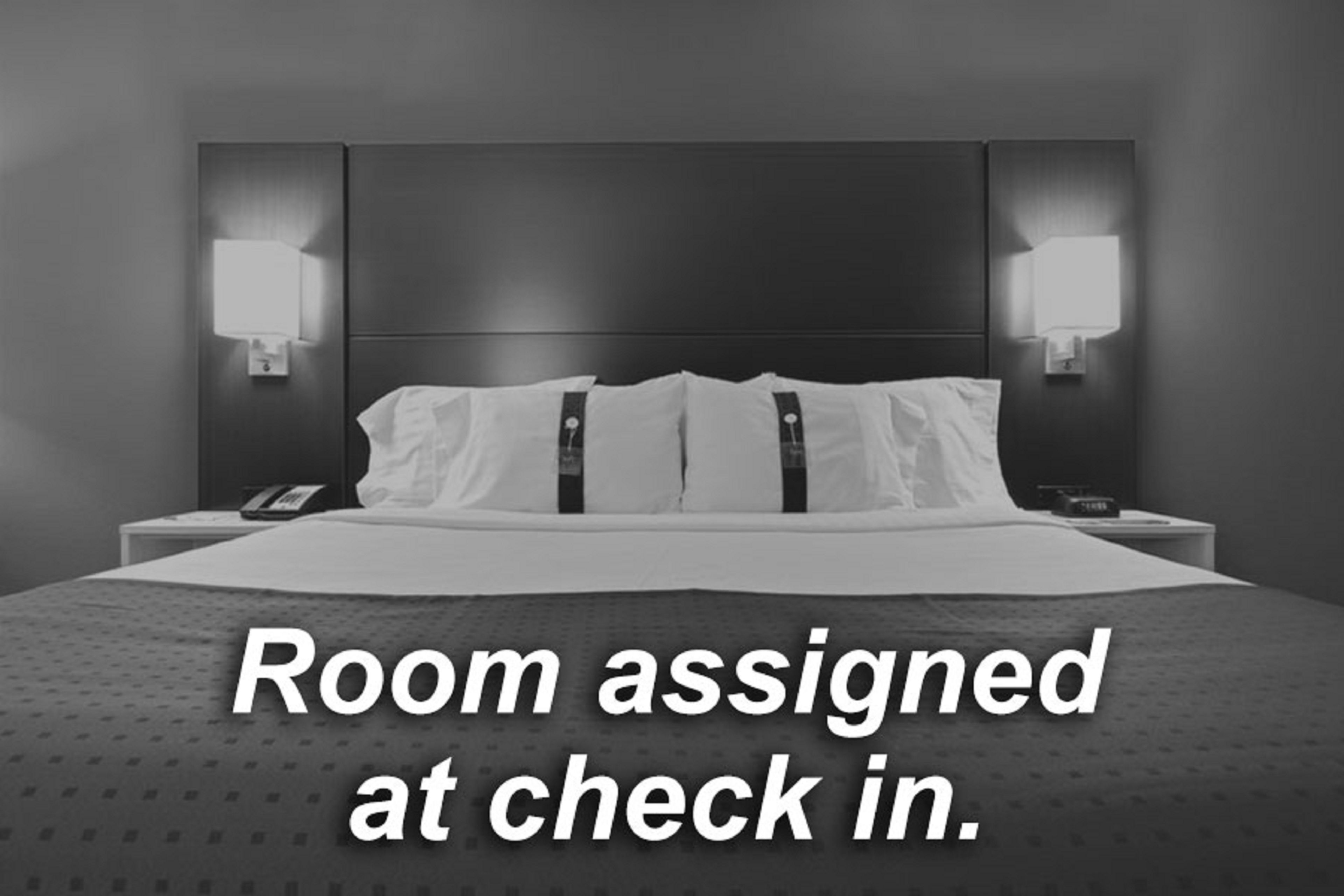 Pet Friendly Holiday Inn Hotel & Suites Lloydminster in Lloydminster, Alberta