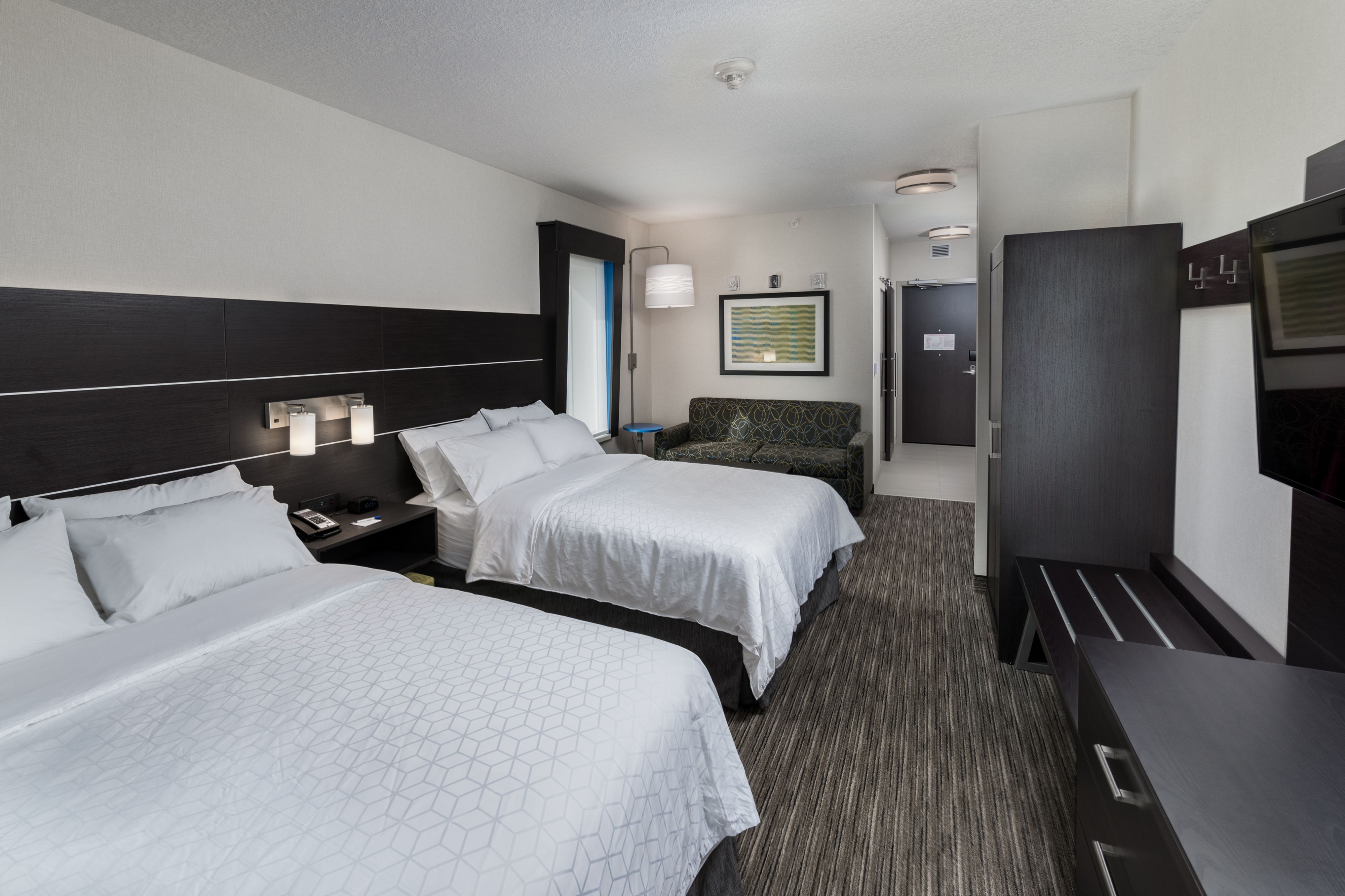 Pet Friendly Holiday Inn Express & Suites Saskatoon East - University in Saskatoon, Saskatchewan