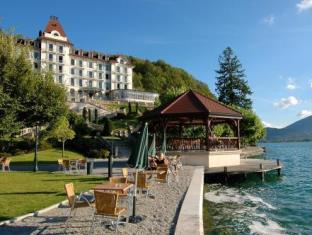 Pet Friendly Bavarian Inn in Custer, South Dakota