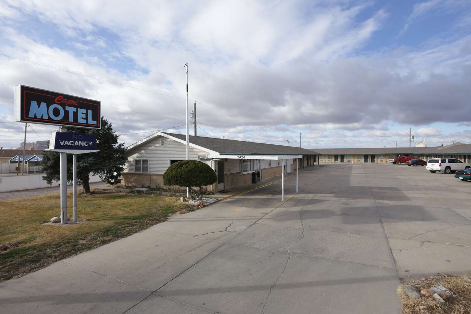 Pet Friendly Capri Motel in Scottsbluff, Nebraska