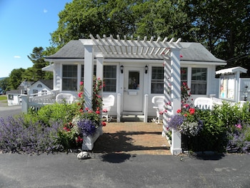 Pet Friendly Colonial Gables Oceanfront Village in Belfast, Maine