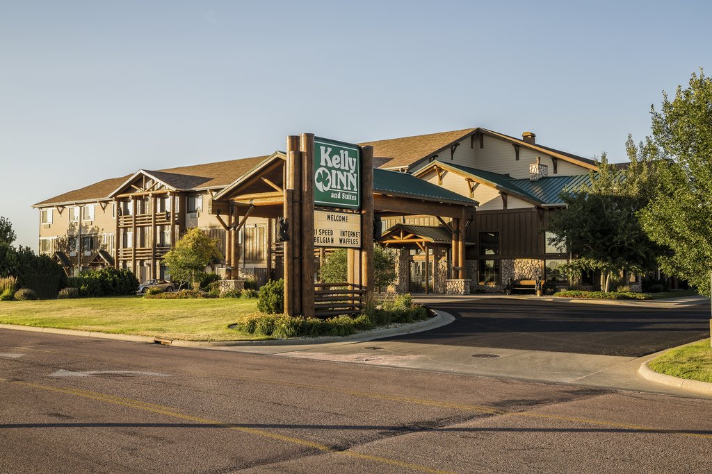 Pet Friendly Kelly Inn & Suites in Mitchell, South Dakota