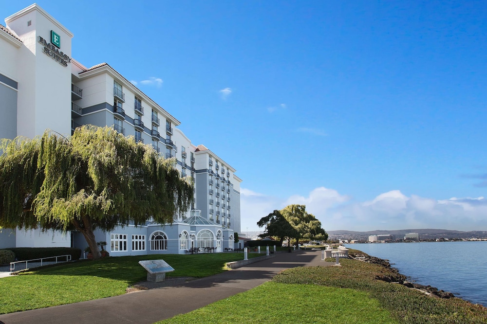 Pet Friendly Embassy Suites San Francisco-Airport Waterfront in Burlingame, California