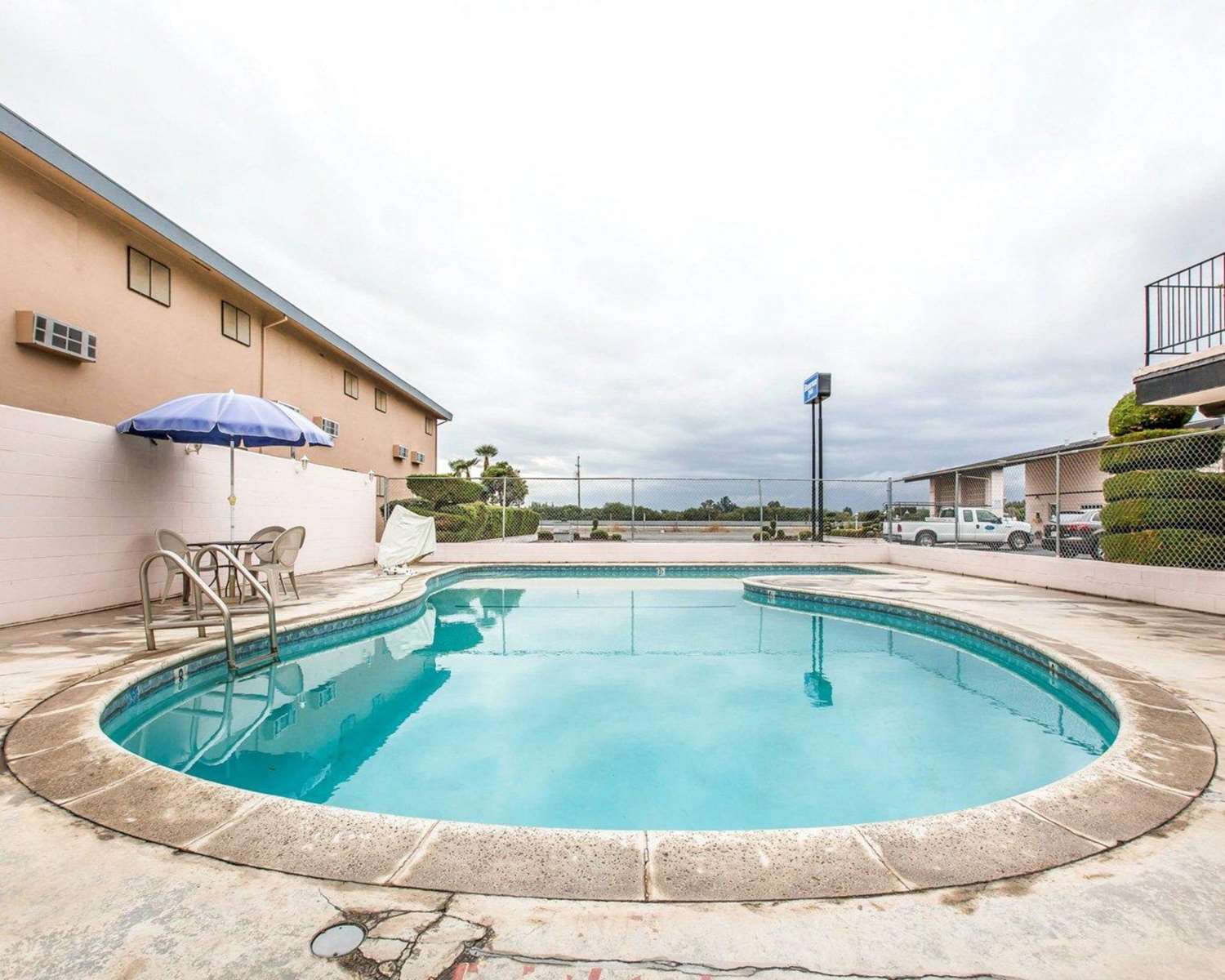 Pet Friendly Rodeway Inn in Merced, California