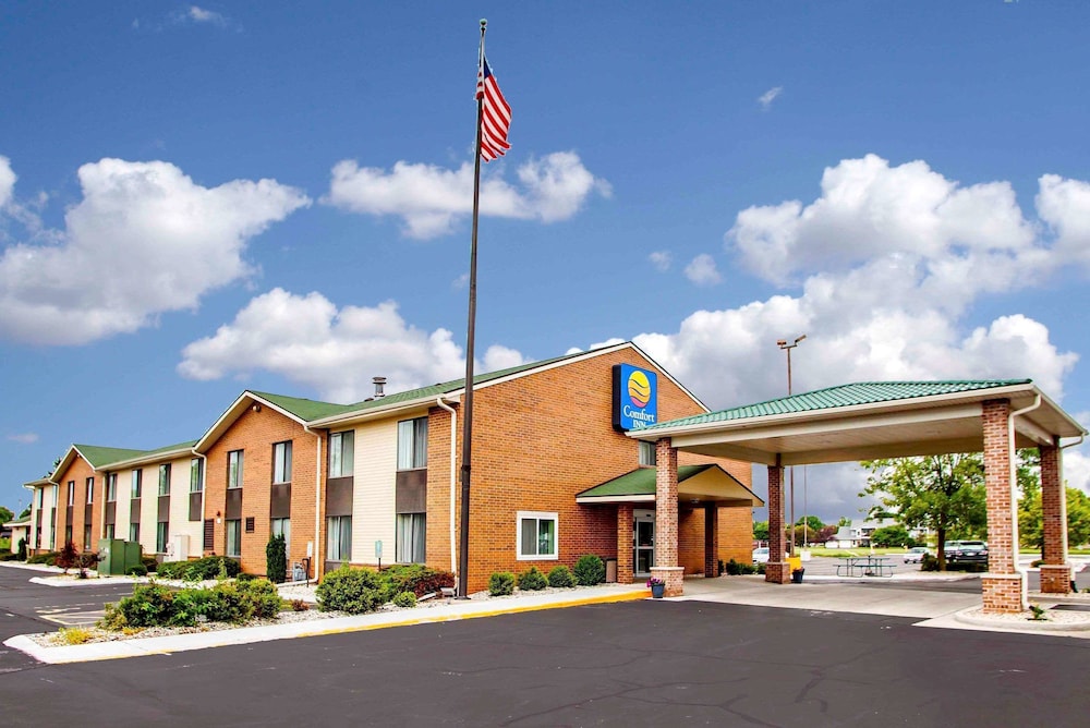 Pet Friendly La Quinta Inn & Suites Oxford - Anniston in Oxford, Alabama